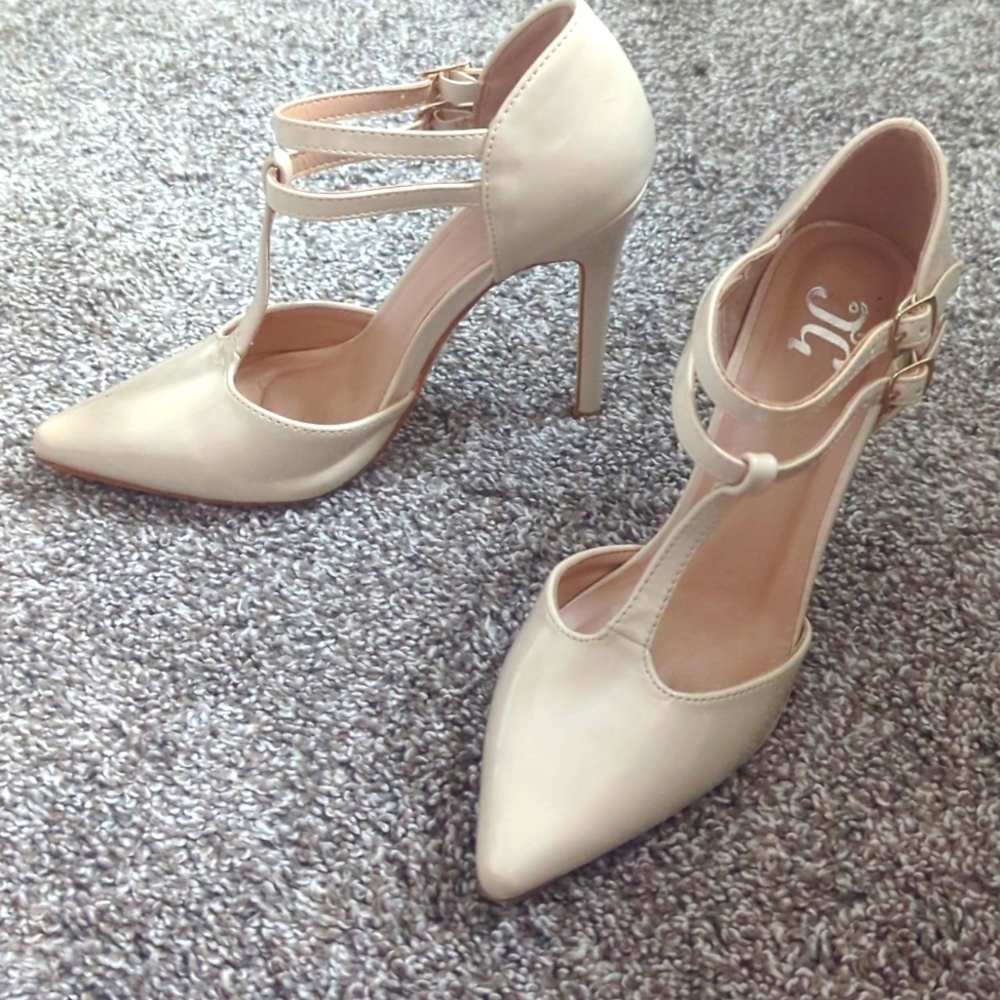 Nude JC strappy heels | pointed toe